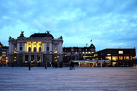 vergrössere das bild Zürich Sechseläutenplatz